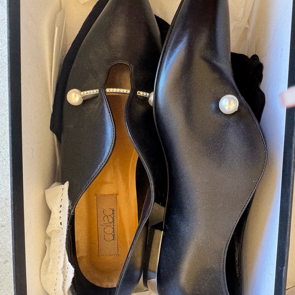 Coliac Black Flats with Pearl and Rhinestone Detail. Giada.